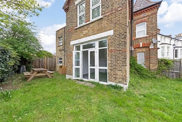 2 bed house, Devonshire Road, Forest Hill, London, SE233NB - Image 2